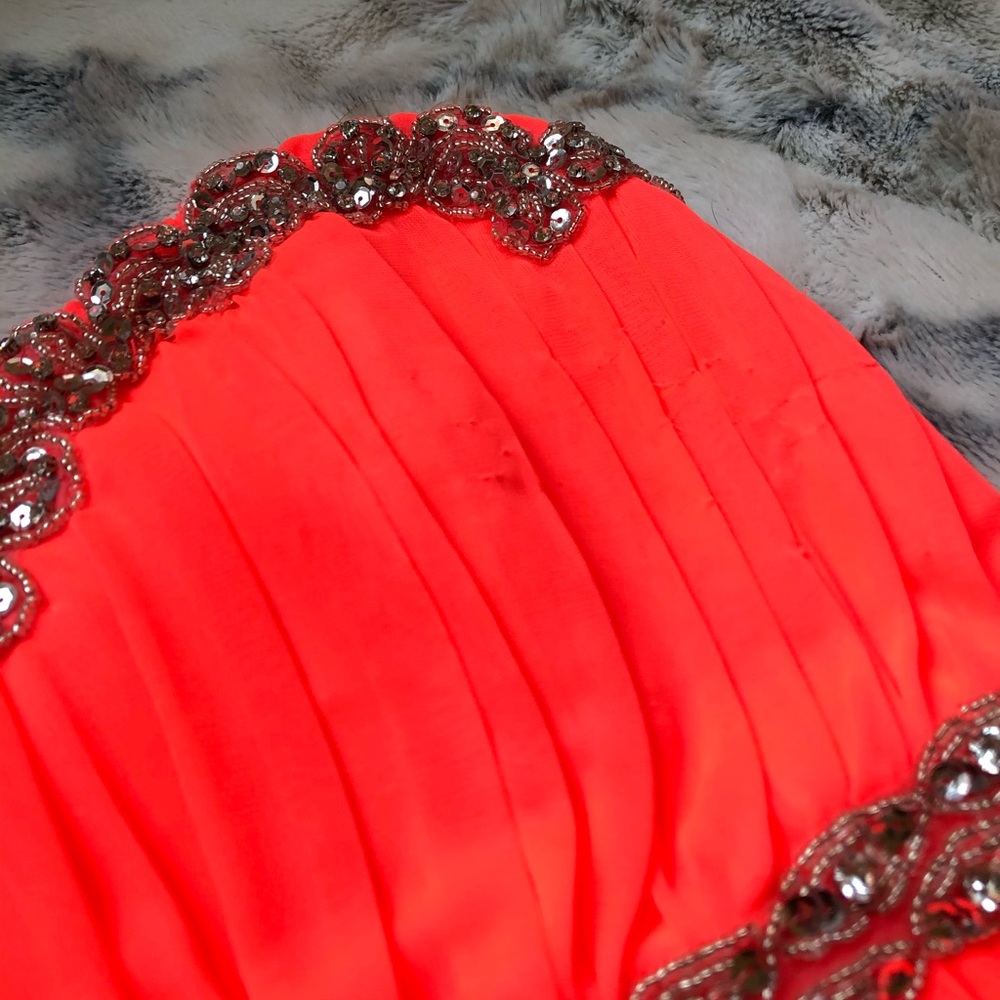 Dress - Picture 4 of 8
